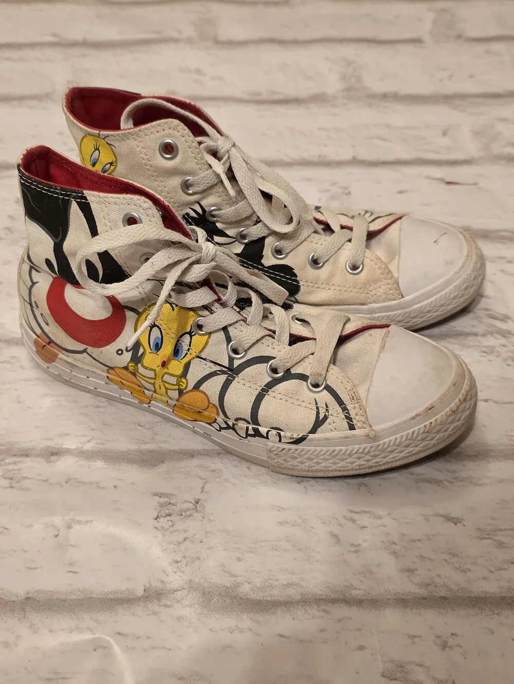 Converse Chuck Taylor All Star High Looney Tunes Youth 3